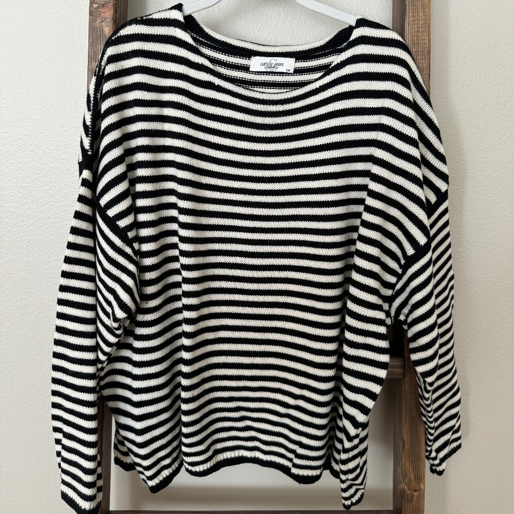 Carly Jean Los Angeles Black & White Striped Long Sleeve Sweater Size S/M